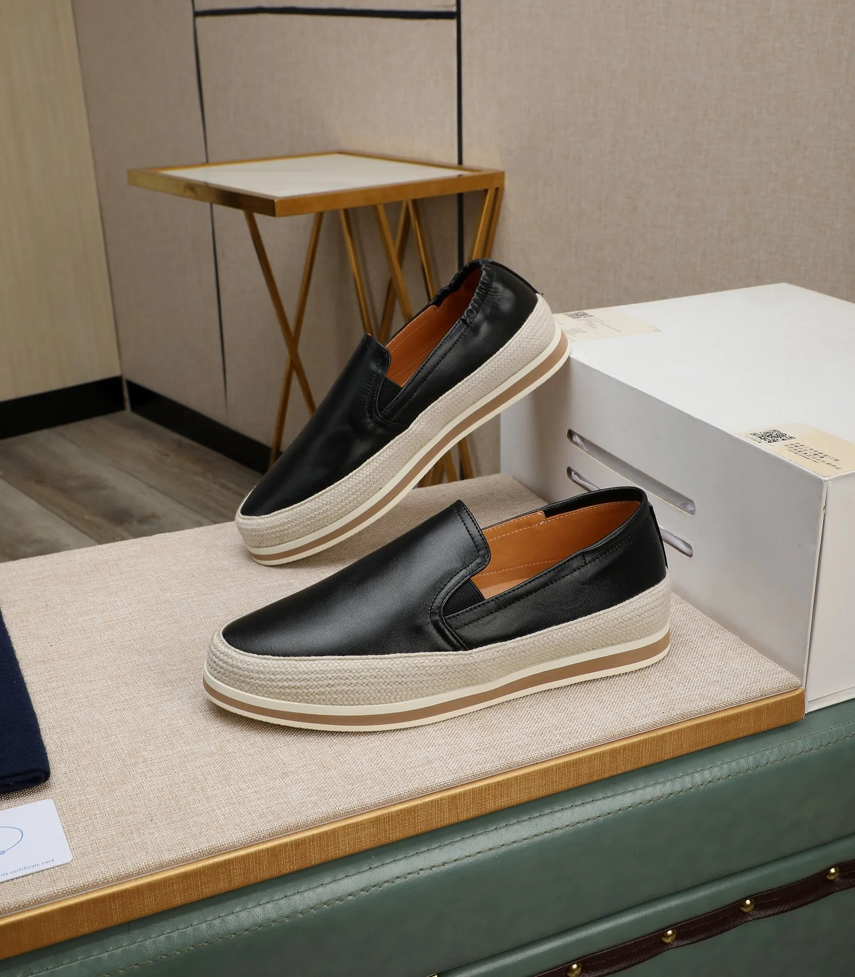 Men's men's shoes 💰460 high-end version. PRADA (Prada) men's casual style, compare the quality at the counter 🧚🏿♂️Imported cowhide fabric 🐎Water-dyed comfortable and soft cowhide lining for feet 🐂Genuine leather outsole with label 🎉 Size 38-44. Can be customized for 45💥🏆